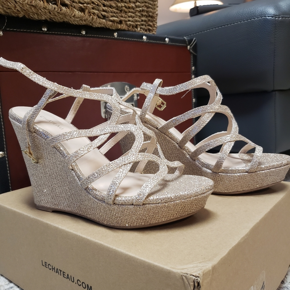 Le Chateau Wedges
